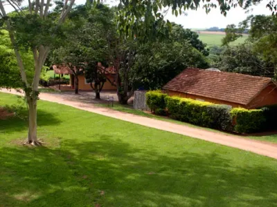 Infraestrutura — Area Lazer Jardim Sede Fazenda Rural